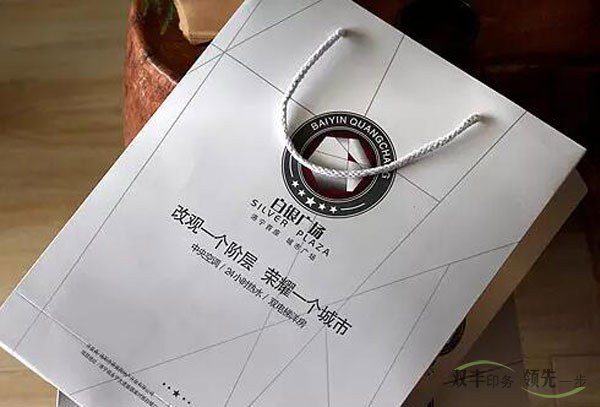 常用手提袋印刷材質(zhì)的優(yōu)缺點？